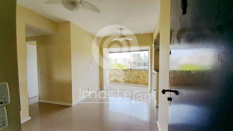 Imagem Apartamento com 2 Quartos à Venda, 45 m² em Jacarepaguá - Rio De Janeiro