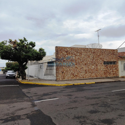 Imagem Casa com 3 Quartos à Venda, 208 m² em Centro - Birigui Imagem Casa com 3 Quartos à Venda, 208 m² em Centro - Birigui