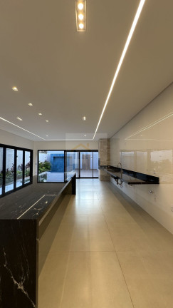 Imagem Casa com 4 Quartos à Venda, 223 m² em Jardim Europa - Goiânia