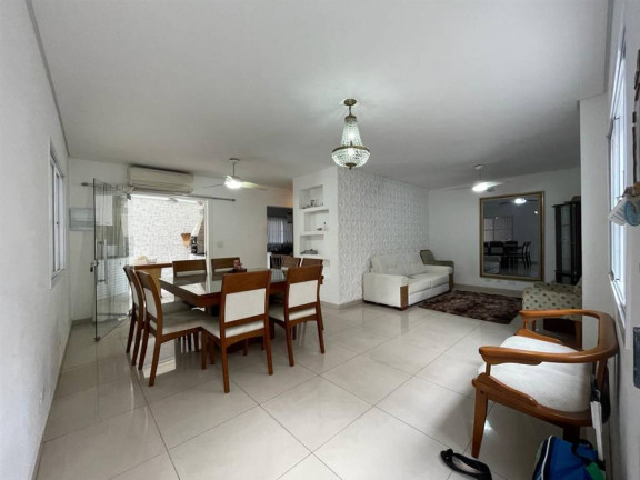 Sobrado com 4 Quartos à Venda, 164 m² em Tupi - Praia Grande