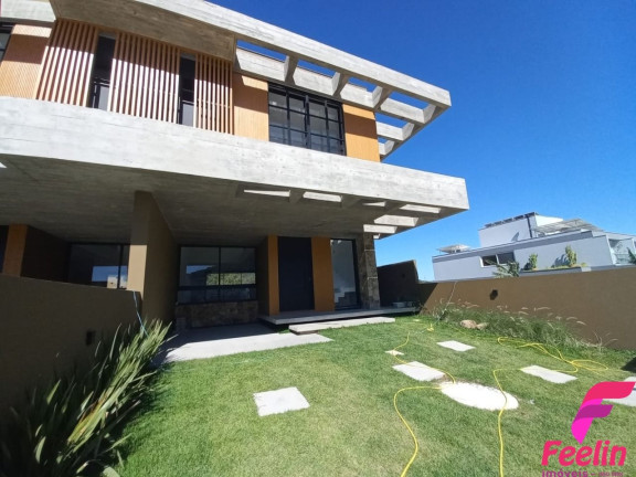 Imagem Casa com 3 Quartos à Venda, 161 m² em Rio Tavares - Florianópolis