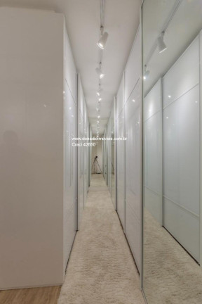Imagem Casa com 4 Quartos à Venda, 540 m² em Córrego Grande - Florianópolis Imagem Casa com 4 Quartos à Venda, 540 m² em Córrego Grande - Florianópolis
