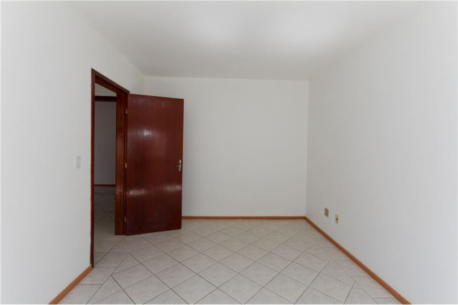 Imagem Imóvel com 3 Quartos à Venda, em Tristeza - Porto Alegre Imagem Imóvel com 3 Quartos à Venda, em Tristeza - Porto Alegre