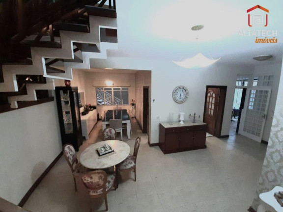 Imagem Casa com 3 Quartos à Venda, 210 m² em Jardim Centenário - Poços De Caldas Imagem Casa com 3 Quartos à Venda, 210 m² em Jardim Centenário - Poços De Caldas
