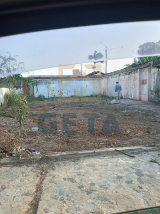Terreno à Venda, 300 m² em Centro - Camboriú