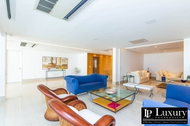 Imagem Casa com 8 Quartos à Venda, 647 m² em Tabatinga - Caraguatatuba Imagem Casa com 8 Quartos à Venda, 647 m² em Tabatinga - Caraguatatuba