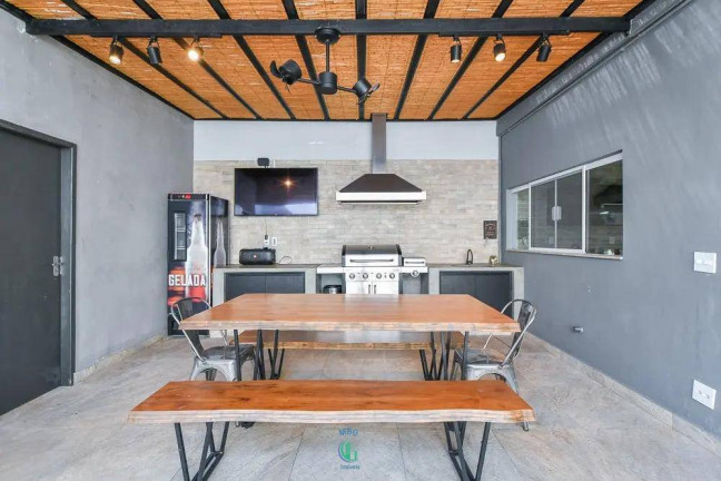 Imagem Casa com 4 Quartos à Venda, 240 m² Imagem Casa com 4 Quartos à Venda, 240 m²