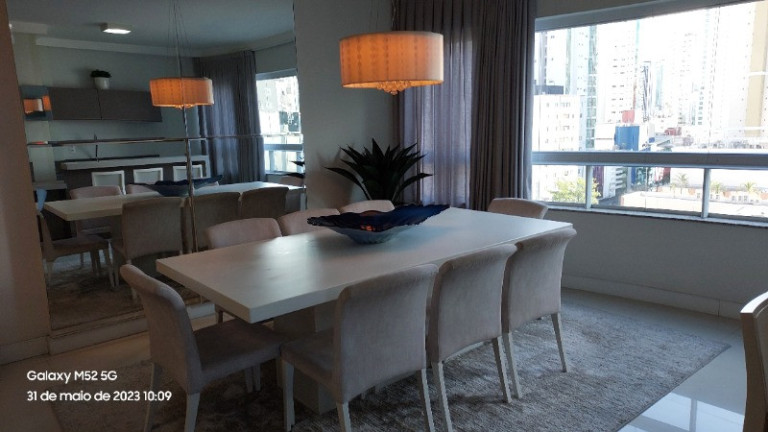 Imagem Apartamento com 3 Quartos à Venda, 130 m² em Centro - Balneário Camboriú Imagem Apartamento com 3 Quartos à Venda, 130 m² em Centro - Balneário Camboriú