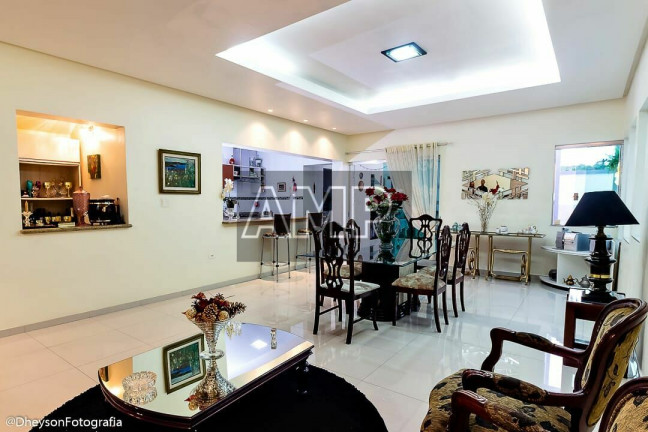 Imagem Casa com 3 Quartos à Venda, 250 m² em Tarumã - Manaus Imagem Casa com 3 Quartos à Venda, 250 m² em Tarumã - Manaus