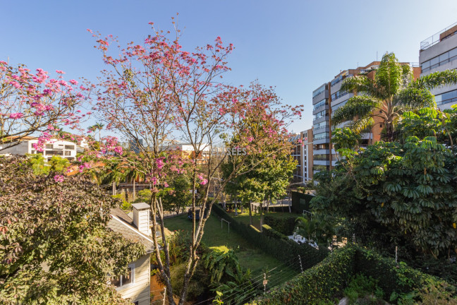 Imagem Sobrado com 4 Quartos à Venda, 301 m² em Jardim Guedala - São Paulo Imagem Sobrado com 4 Quartos à Venda, 301 m² em Jardim Guedala - São Paulo