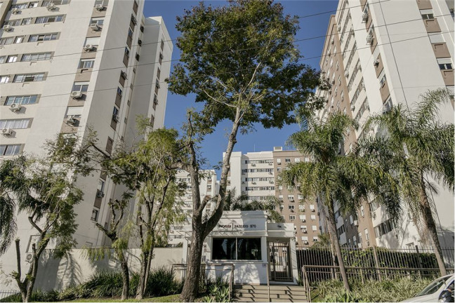 Imagem Apartamento com 2 Quartos à Venda, 58 m² em Passo Da Areia - Porto Alegre