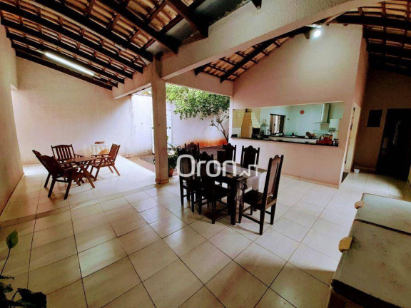 Imagem Sobrado com 5 Quartos à Venda, 358 m² em Residencial Balneário - Goiânia Imagem Sobrado com 5 Quartos à Venda, 358 m² em Residencial Balneário - Goiânia