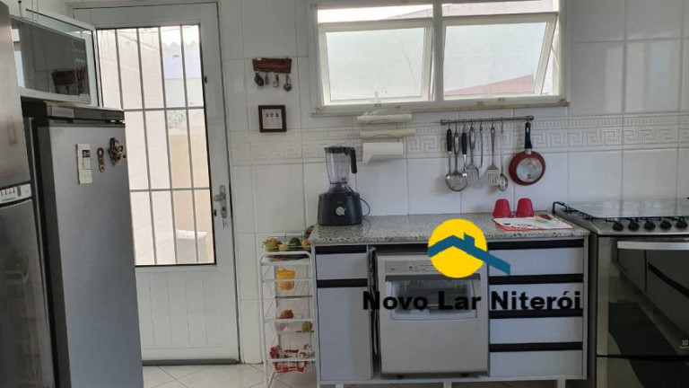 Imagem Casa com 5 Quartos à Venda, 280 m² em Piratininga - Niterói