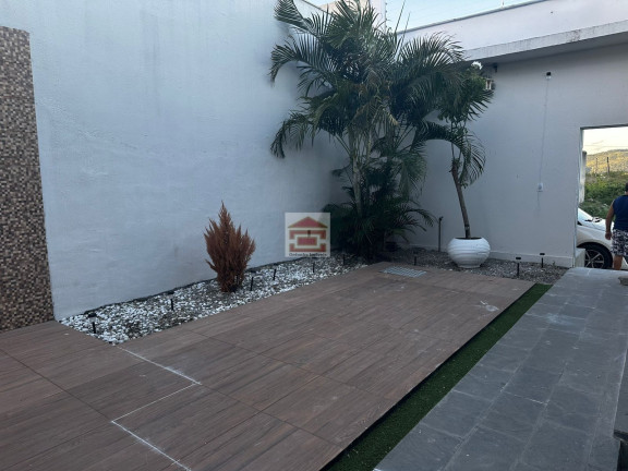 Imagem Casa com 3 Quartos à Venda, 250 m² Imagem Casa com 3 Quartos à Venda, 250 m²