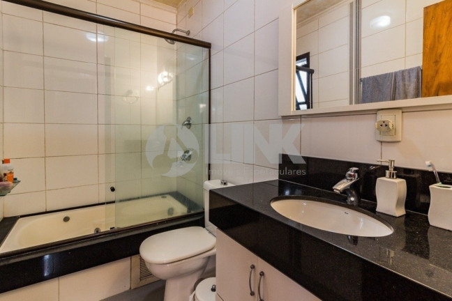 Imagem Imóvel com 4 Quartos à Venda, 199 m² em Boa Vista - Porto Alegre Imagem Imóvel com 4 Quartos à Venda, 199 m² em Boa Vista - Porto Alegre