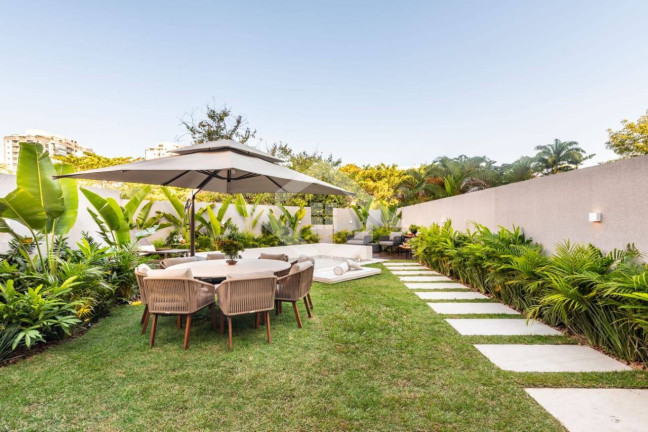 Imagem Casa com 3 Quartos à Venda, 338 m² em Barra Da Tijuca - Rio De Janeiro Imagem Casa com 3 Quartos à Venda, 338 m² em Barra Da Tijuca - Rio De Janeiro