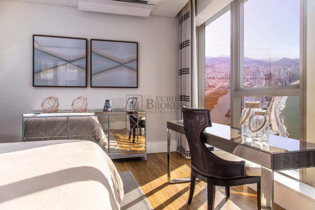 Imagem Apartamento com 4 Quartos à Venda, 265 m² em Barra Sul - Balneário Camboriú Imagem Apartamento com 4 Quartos à Venda, 265 m² em Barra Sul - Balneário Camboriú