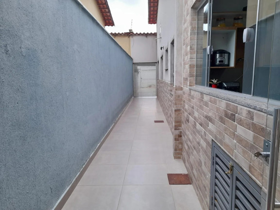 Imagem Imóvel com 
            	3             Quartos à Venda, 150 m² em 
            	Sitios Santa Luzia             - 
            	Aparecida De Goiania            