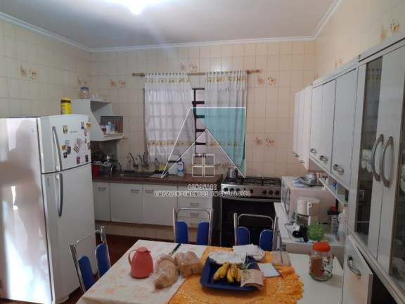 Imagem Casa com 3 Quartos à Venda, 213 m² em Monte Alegre - Ribeirão Preto Imagem Casa com 3 Quartos à Venda, 213 m² em Monte Alegre - Ribeirão Preto