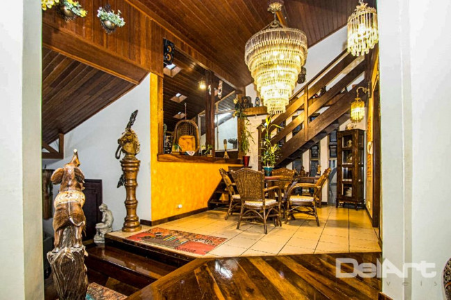 Imagem Casa com 3 Quartos à Venda, 310 m² em São Braz - Curitiba Imagem Casa com 3 Quartos à Venda, 310 m² em São Braz - Curitiba