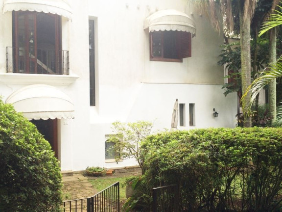 Casa com 4 Quartos à Venda, 360 m² em Jardim Marajoara - São Paulo