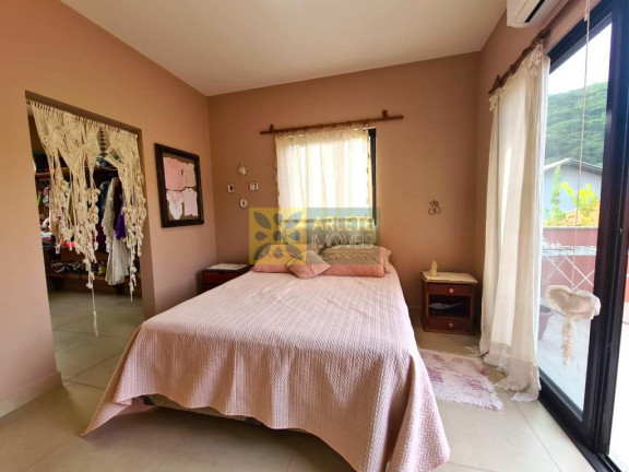 Imagem Casa com 4 Quartos à Venda, 165 m² em Mariscal - Bombinhas Imagem Casa com 4 Quartos à Venda, 165 m² em Mariscal - Bombinhas