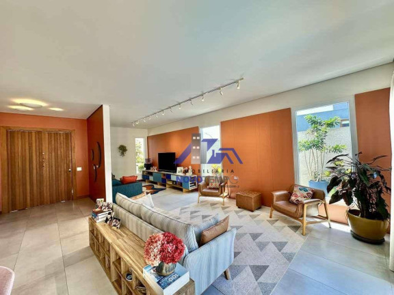 Imagem Casa com 4 Quartos à Venda, 345 m² em Granja Viana - Carapicuíba Imagem Casa com 4 Quartos à Venda, 345 m² em Granja Viana - Carapicuíba