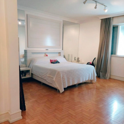 Imagem Imóvel com 3 Quartos à Venda, 270 m² em Moinhos De Vento - Porto Alegre Imagem Imóvel com 3 Quartos à Venda, 270 m² em Moinhos De Vento - Porto Alegre