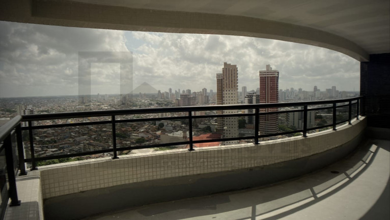 Imagem Apartamento com 4 Quartos à Venda, 236 m² em Umarizal - Belém