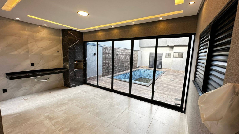 Imagem Casa com 3 Quartos à Venda, 328 m² em Turista Ii - Caldas Novas Imagem Casa com 3 Quartos à Venda, 328 m² em Turista Ii - Caldas Novas