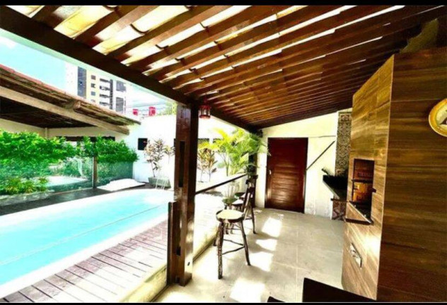 Casa com 4 Quartos à Venda, 280 m² em Candelária - Natal