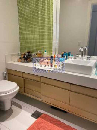 Imagem Apartamento com 3 Quartos à Venda, 73 m² em Lagoa - Rio De Janeiro Imagem Apartamento com 3 Quartos à Venda, 73 m² em Lagoa - Rio De Janeiro