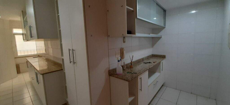Imagem Apartamento com 4 Quartos à Venda, 201 m² em Lagoa - Rio De Janeiro Imagem Apartamento com 4 Quartos à Venda, 201 m² em Lagoa - Rio De Janeiro