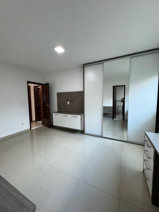 Foto do imóvel Casa de Condomínio com 5 Quartos à Venda, 372 m² em Parque Do Jiqui - Parnamirim