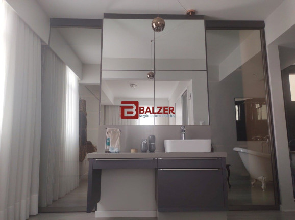 Imagem Apartamento com 3 Quartos à Venda, 121 m² em Centro - Florianópolis Imagem Apartamento com 3 Quartos à Venda, 121 m² em Centro - Florianópolis