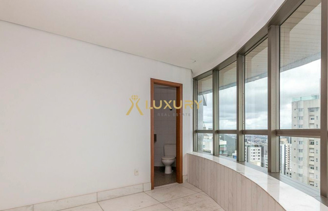 Imagem Imóvel com 4 Quartos à Venda, 505 m² em Belvedere - Belo Horizonte Imagem Imóvel com 4 Quartos à Venda, 505 m² em Belvedere - Belo Horizonte