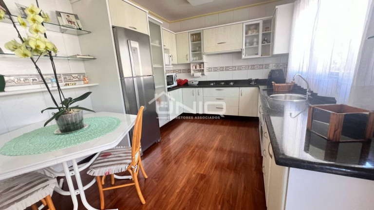 Imagem Casa com 4 Quartos à Venda, 240 m² em Vila Isabel - Pato Branco Imagem Casa com 4 Quartos à Venda, 240 m² em Vila Isabel - Pato Branco