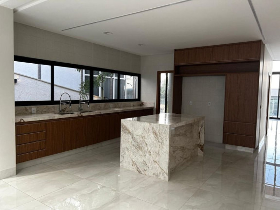 Imagem Sobrado com 4 Quartos à Venda, 270 m² em Condomínio Do Lago - Goiânia Imagem Sobrado com 4 Quartos à Venda, 270 m² em Condomínio Do Lago - Goiânia