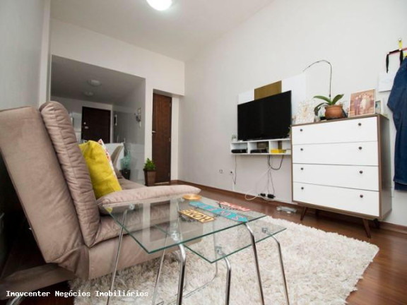 Imagem Kitnet com 1 Quarto à Venda, 35 m² em Copacabana Imagem Kitnet com 1 Quarto à Venda, 35 m² em Copacabana