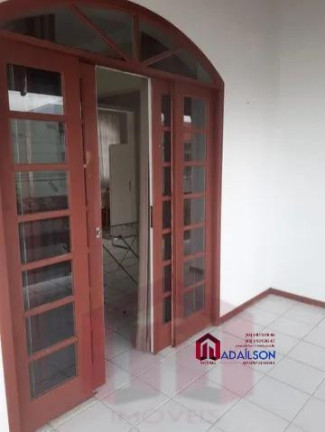 Imagem Imóvel com 4 Quartos à Venda, 