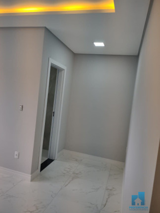 Imagem Casa com 3 Quartos à Venda, 100 m² em Centro - Ponta Grossa Imagem Casa com 3 Quartos à Venda, 100 m² em Centro - Ponta Grossa