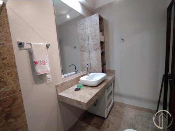 Imagem Apartamento com 3 Quartos à Venda, 258 m² em Gonzaga - Santos