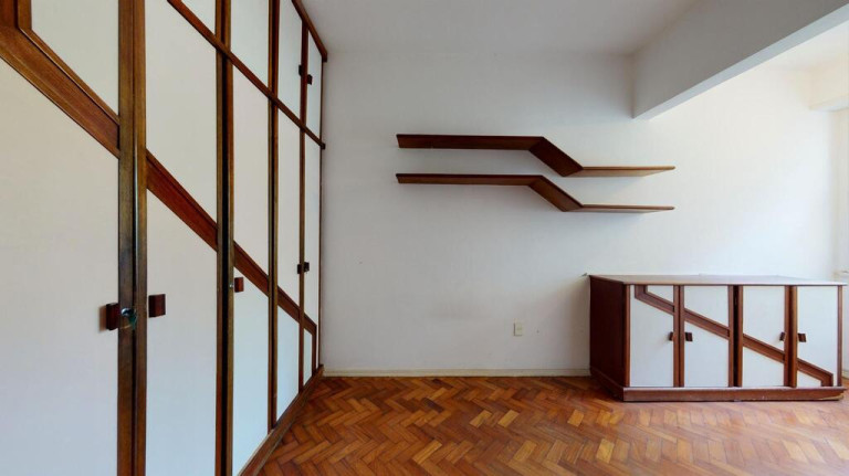 Imagem Imóvel com 3 Quartos à Venda, em Tijuca - Rio De Janeiro Imagem Imóvel com 3 Quartos à Venda, em Tijuca - Rio De Janeiro
