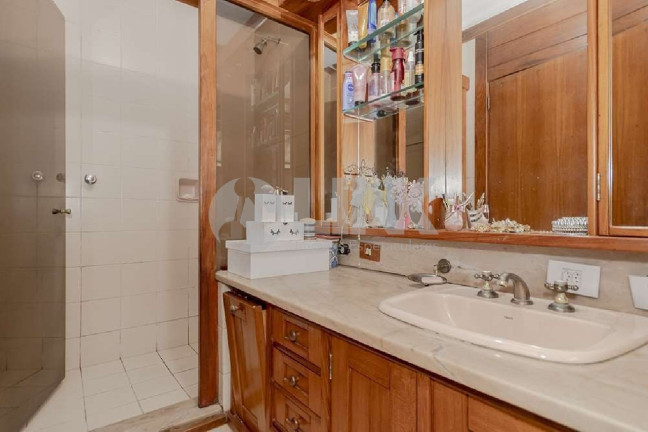 Imagem Imóvel com 3 Quartos à Venda, 150 m² em Menino Deus - Porto Alegre