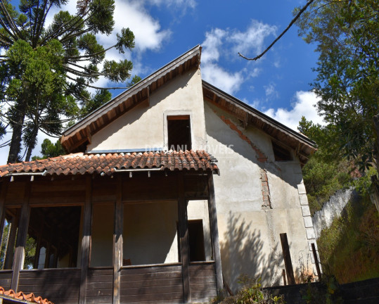 Imagem Casa com 4 Quartos à Venda, 200 m² em Região De Descansópolis - Campos Do Jordão Imagem Casa com 4 Quartos à Venda, 200 m² em Região De Descansópolis - Campos Do Jordão