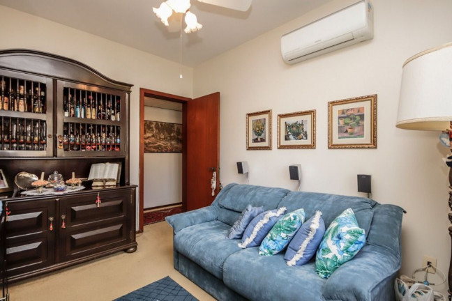 Imagem Imóvel com 3 Quartos à Venda, 109 m² em Auxiliadora - Porto Alegre Imagem Imóvel com 3 Quartos à Venda, 109 m² em Auxiliadora - Porto Alegre
