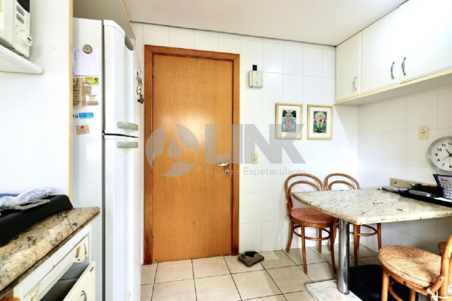 Imagem Apartamento com 3 Quartos à Venda, 148 m² em Petrópolis - Porto Alegre Imagem Apartamento com 3 Quartos à Venda, 148 m² em Petrópolis - Porto Alegre