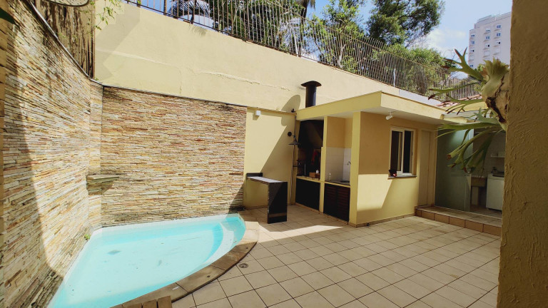 Imagem Casa com 3 Quartos à Venda, 160 m² em Vila Nova Conceição - São Paulo Imagem Casa com 3 Quartos à Venda, 160 m² em Vila Nova Conceição - São Paulo