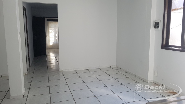 Imagem Casa com 6 Quartos à Venda, 166 m² em Atiradores - Joinville Imagem Casa com 6 Quartos à Venda, 166 m² em Atiradores - Joinville