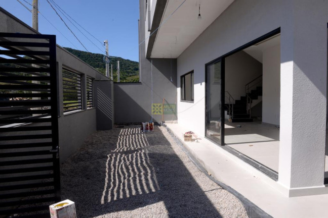 Imagem Sobrado com 3 Quartos à Venda, 122 m² em Vila Nova - Porto Belo Imagem Sobrado com 3 Quartos à Venda, 122 m² em Vila Nova - Porto Belo